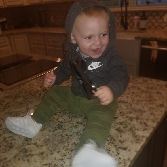 Meet your Posher, Betsy - Picture 2 of 2